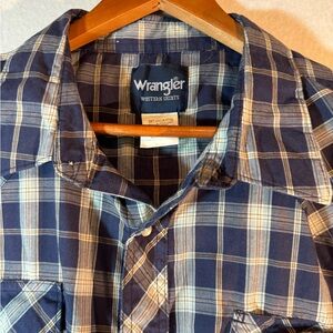 Wrangler 3XLT pearl buttons short sleeve.